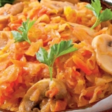 Solyanka sa šampinjonima: sa kupusom, biberom, sirom i kobasicom, r...